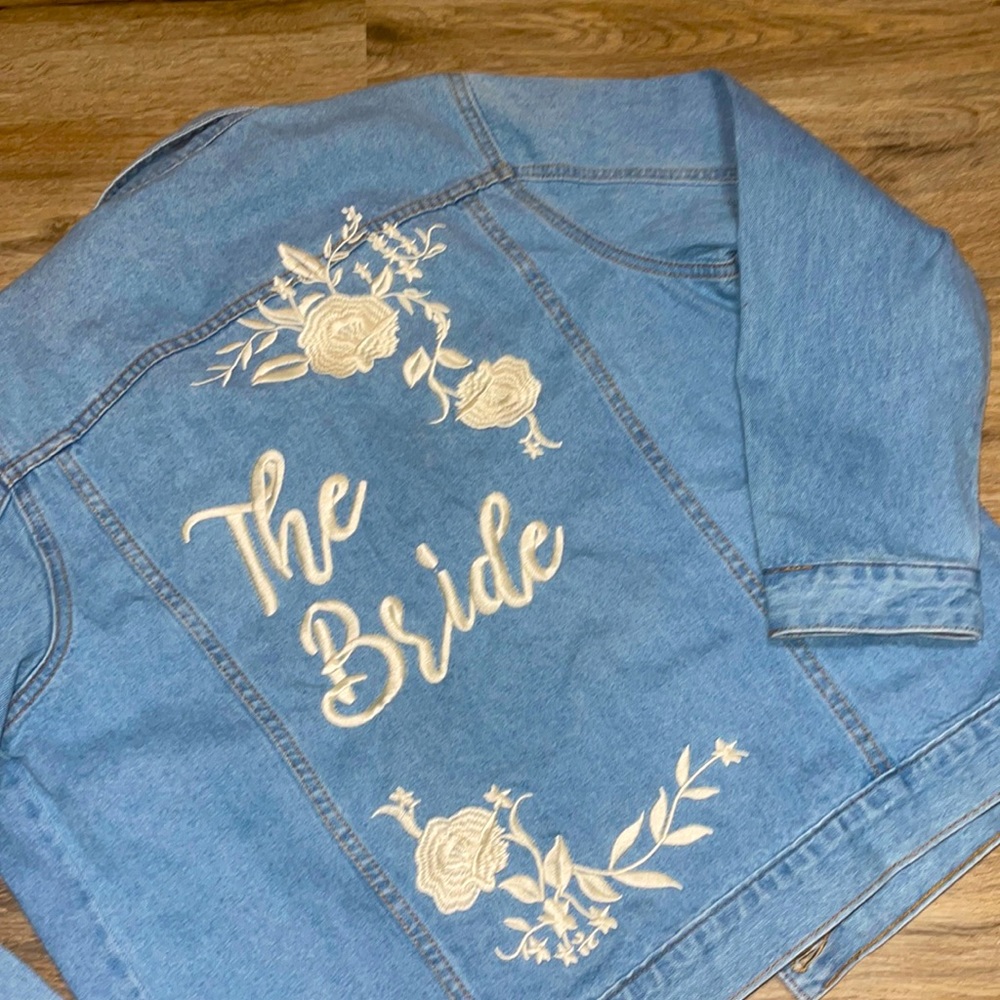 Bride 👰‍♀️ jean jacket! Size medium 🤍